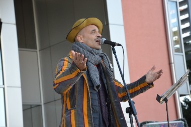 Glumac Ivan Jevtović obećao u Gradišci: Čim se vratim u Beograd idem sa suprugom na klizanje